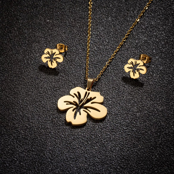 Wholesale Stainless Steel Plant Flower Palm Leaf Pendant Earrings Three Piece Set With Electroplating For Women Autumn And Winter 2024