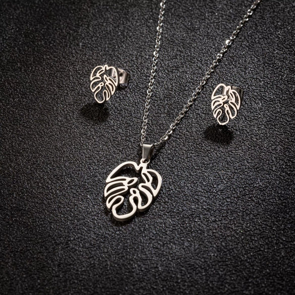 Wholesale Stainless Steel Plant Flower Palm Leaf Pendant Earrings Three Piece Set With Electroplating For Women Autumn And Winter 2024