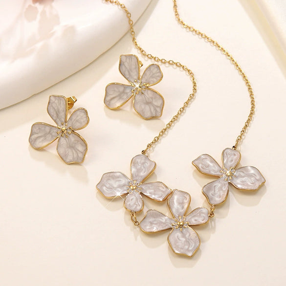 Wholesale Stainless Steel Plants And Flowers Pattern Electroplated Necklace And Earrings Set For Women
