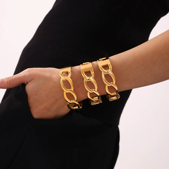 Wholesale Stainless Steel Pvd Plated 18K Real Gold Interlocking Bracelet With Geometric Style