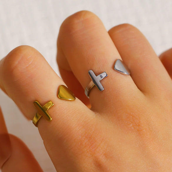 Wholesale Stainless Steel Real Gold Plated Minimalist Design Letter And Number Shape Women's Ring