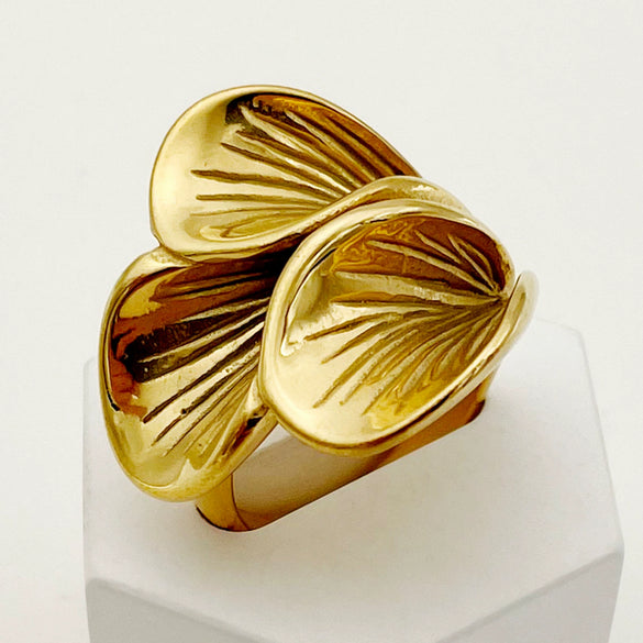 Wholesale Stainless Steel Retro Creative Trumpet Flower Ring With Electroplating For Women