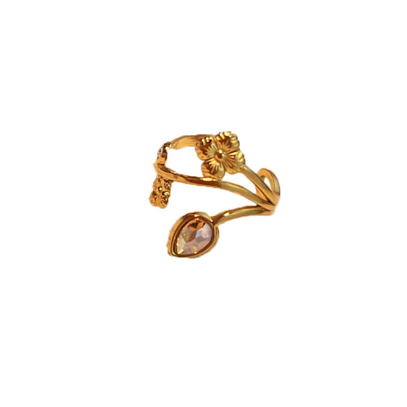 Wholesale Stainless Steel Retro Exaggerated Geometric Heartshaped Ring With Electroplating Light Luxury Highend Jewelry