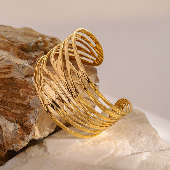 Wholesale Stainless Steel Retro Geometric Irregular Lines Hollow Bracelet With 18K Gold Electroplating For Women