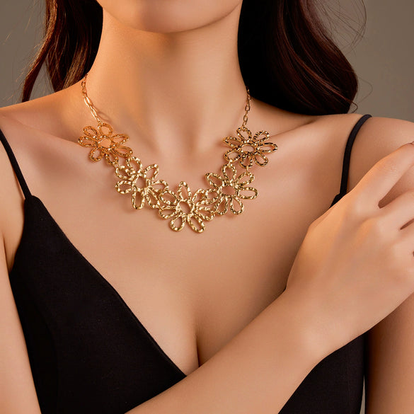 Wholesale Stainless Steel Retro Irregular Hollow Fold Flower Petal Electroplated Necklace For Women