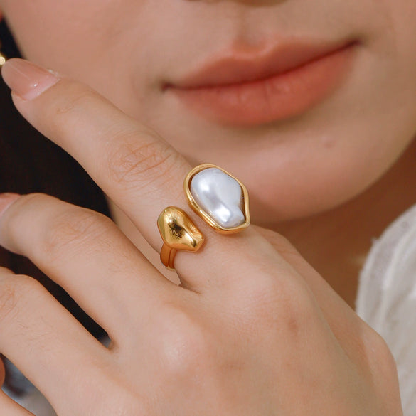 Wholesale Stainless Steel Ring For Women With Geometric Design And Electroplating Treatment