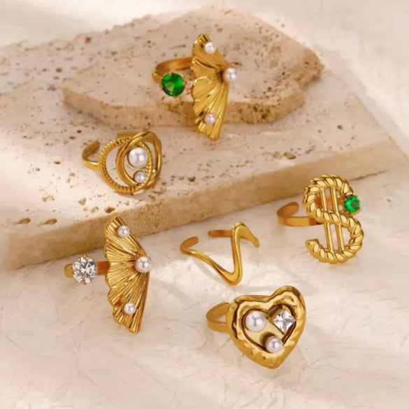 Wholesale Stainless Steel Ring For Women With Green Zircon Electroplated In Exaggerated Retro Style And Wave Pattern