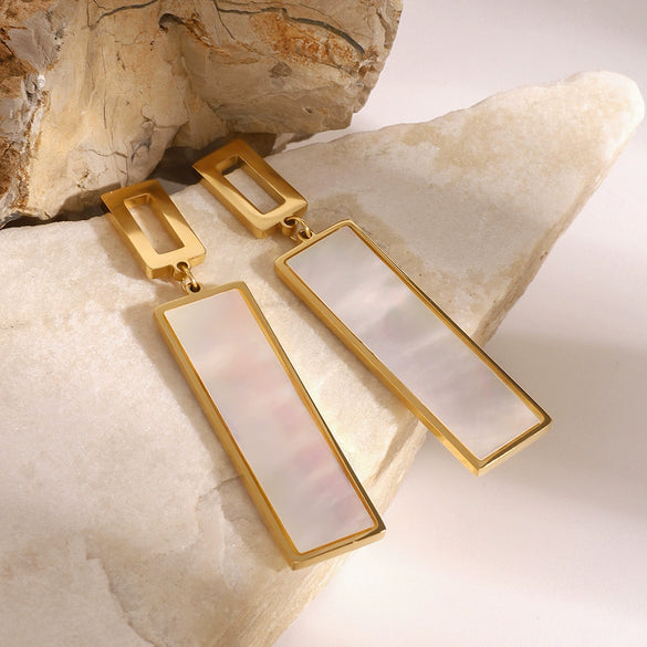 Wholesale Stainless Steel Shell Pendant Earrings With Imitation Pearl And Geometric Design Electroplated