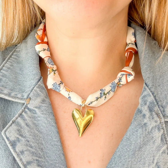 Wholesale Stainless Steel Silk Scarf Necklace With Heart Shape Sunflower Pendant And Electroplating Design