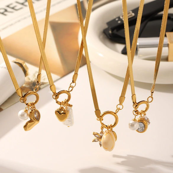 Wholesale Stainless Steel Snake Chain Necklace With Heartshaped Pendant And Pvd Vacuum Plating Inlay For Women
