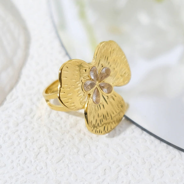 Wholesale Stainless Steel Threepetal Flower Shining Zircon Inlaid Electroplated Unisex Ring