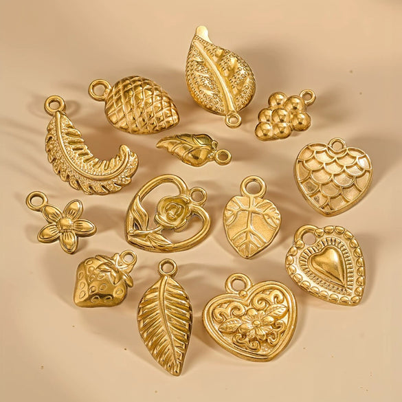 Wholesale Stainless Steel Vintage Strawberry Flower Peach Heart Round Pendant Necklace Bracelet With Electroplating