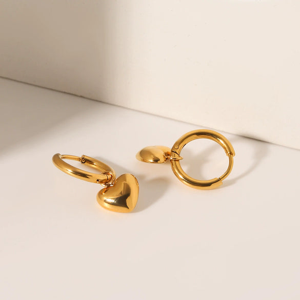 Wholesale Stainless Steel Women's Heart Shape Geometric Style Electroplated Earrings