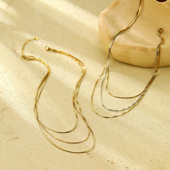 Wholesale Stainless Steel Women's Minimalist Geometric 18K Gold Plated Snake Bone Chain Necklace With Pendant