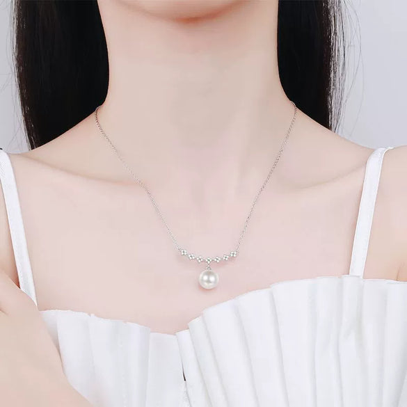 Wholesale 925 Sterling Silver Clavicle Chain With Clover Style Freshwater Pearl And Moissanite Pendant Geometric Pattern Electroplated