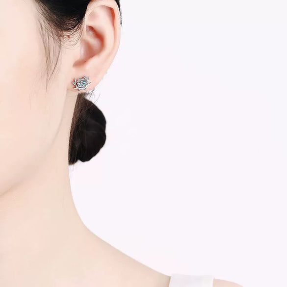 Wholesale 925 Sterling Silver Claw Set Moissanite Earrings With Animal Zodiac Pattern And Electroplating Treatment