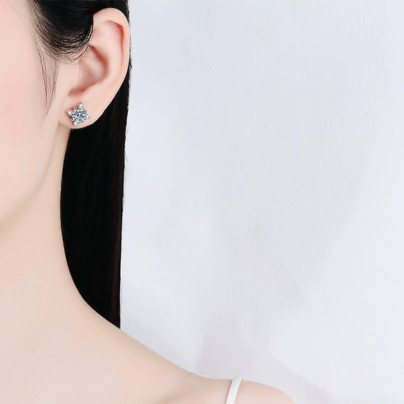 Wholesale 925 Sterling Silver Earrings For Women With Lucky Fourleaf Clover And Moissanite Electroplated