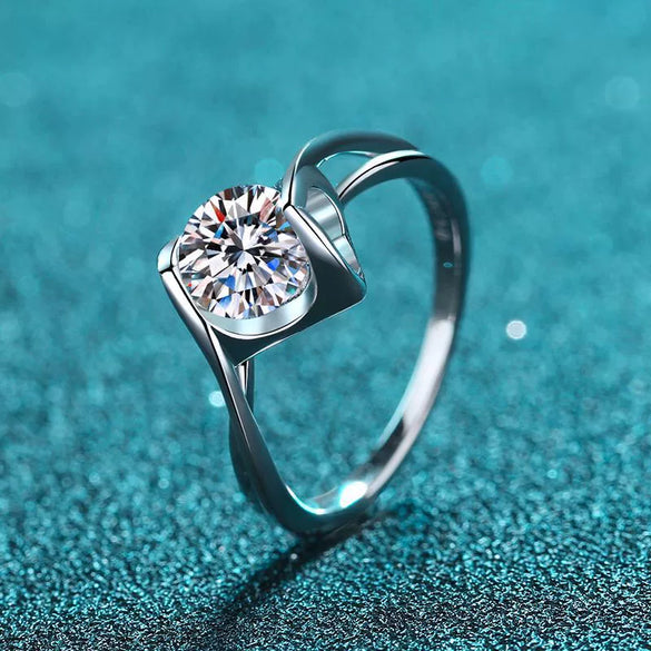 Wholesale 925 Sterling Silver Female Ring With Heart Shape Angel Kiss Design And Plating Process