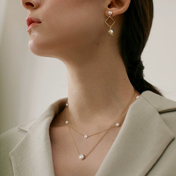 Wholesale 925 Sterling Silver Necklace With Natural Freshwater Pearl Double Layer Overlapping Clavicle Chain Geometric Retro Design Electroplated For Women