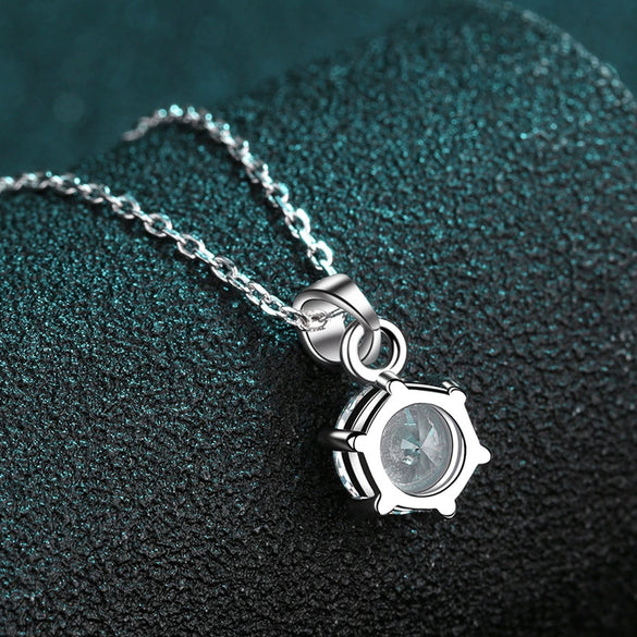 Wholesale 925 Sterling Silver Necklace With Plants Flowers Style And Six Claw Moissanite Pendant