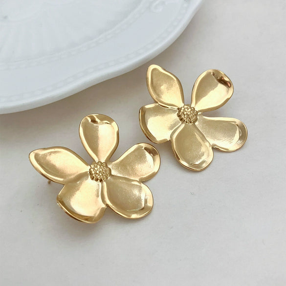 Wholesale Stud Earrings Stainless Steel Real Gold Electroplated Heavy Industry Flower Style Matte Retro