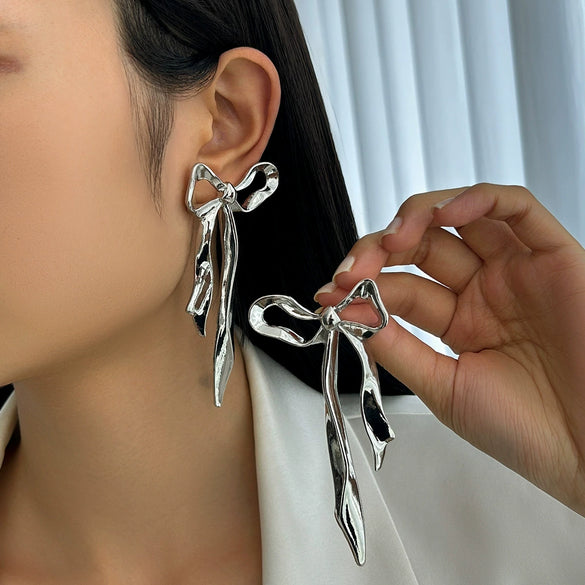 Wholesale Stud Earrings Zinc Alloy Geometric Irregular Fold Corrugated Smooth Petal Bow Style With Stainless Steel Ear Needles And Electroplating