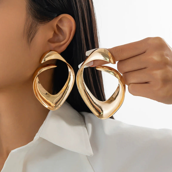 Wholesale Stud Earrings Zinc Alloy Geometric Irregular Fold Corrugated Smooth Petal Bow Style With Stainless Steel Ear Needles And Electroplating