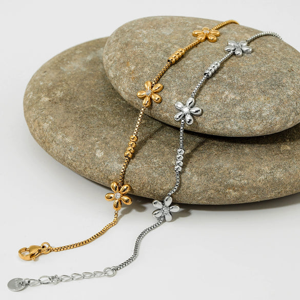 Wholesale Sweet Flower Round Bead Stainless Steel Bracelet With Vacuum Plating And Fashion Ol Style