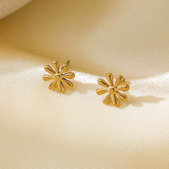 Wholesale Sweet Little Daisy Design Titanium Steel Gold Plated Necklace And Earrings Set For Women