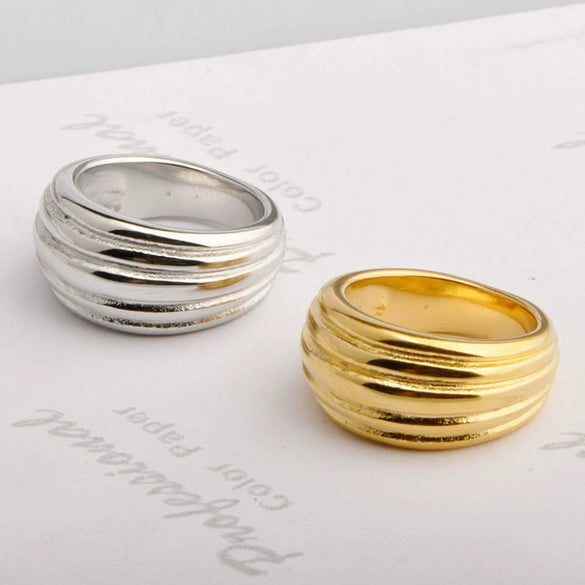 Wholesale Threaded Finger Ring Titanium Steel 18K Gold Plated Personality Flower Design