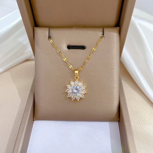 Wholesale Titanium Steel And Copper Diamondencrusted Geometric Fourleaf Flower Women's Necklace