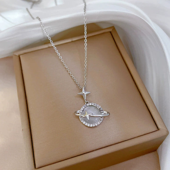 Wholesale Titanium Steel And Copper Diamondencrusted Geometric Fourleaf Flower Women's Necklace
