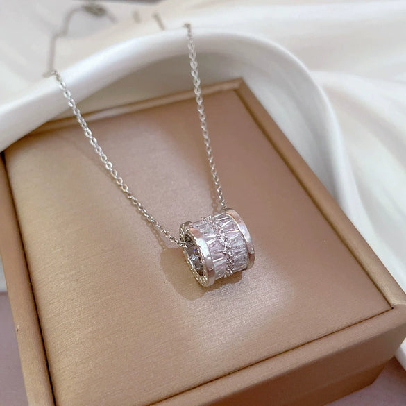 Wholesale Titanium Steel And Copper Diamondencrusted Geometric Fourleaf Flower Women's Necklace