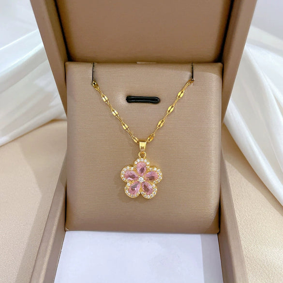Wholesale Titanium Steel And Copper Diamondencrusted Geometric Fourleaf Flower Women's Necklace