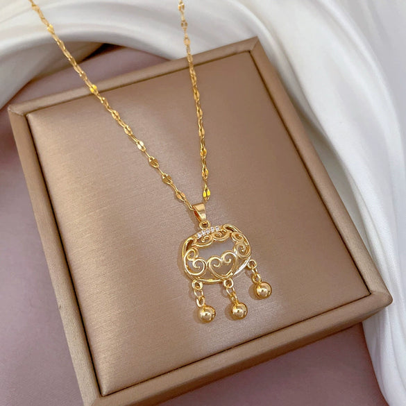 Wholesale Titanium Steel And Copper Diamondencrusted Geometric Fourleaf Flower Women's Necklace