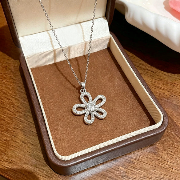Wholesale Titanium Steel And Copper Inlaid With Zircon Flower Pendant Oshaped Chain Necklace For Women Light Luxury Style