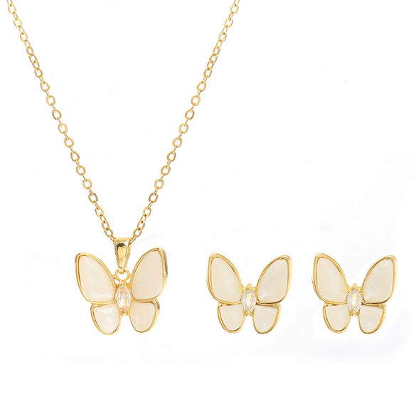 Wholesale Titanium Steel And Copper Ochain Necklace With Butterfly Shell Pendant For Women Fashion Simple Style Electroplated