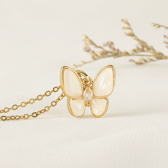 Wholesale Titanium Steel And Copper Ochain Necklace With Butterfly Shell Pendant For Women Fashion Simple Style Electroplated