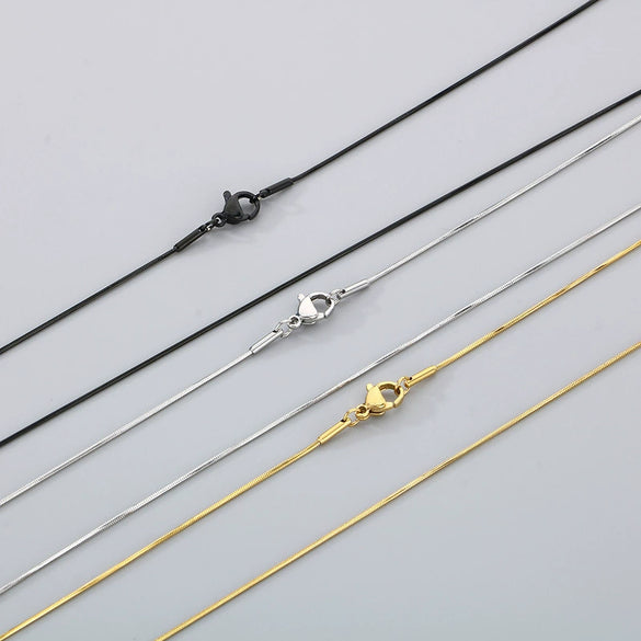 Wholesale Titanium Steel And Stainless Steel Geometric Snake Bone Chain Hiphop Necklace With 18K Gold Vacuum Electroplating