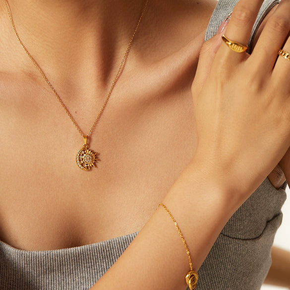 Wholesale Titanium Steel And Stainless Steel Necklace With Geometric Moon Pendant 18K Gold Plated