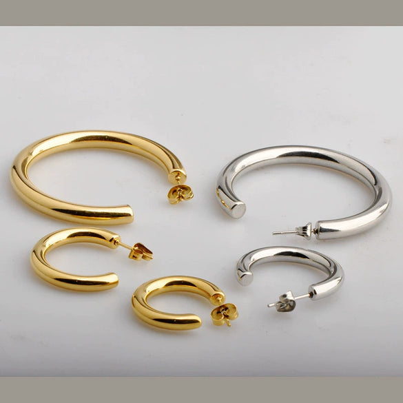 Wholesale Titanium Steel Cartoon Style Hollow Round Wire Earrings With Letters Numbers Text Pattern Vacuum Furnace Electroplated 18K Gold