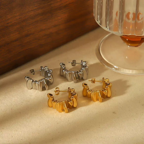 Wholesale Titanium Steel Cshaped Pleated Irregular Geometric Earrings With Electroplating For Women
