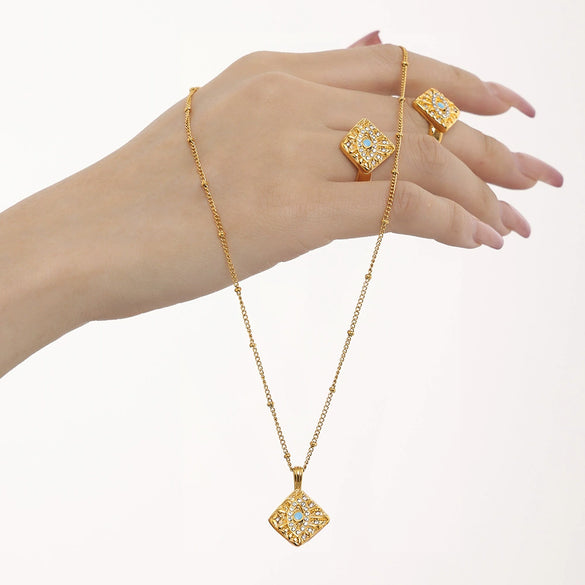 Wholesale Titanium Steel Czech Diamond Magic Eye Block Pendant Collarbone Necklace For Women Pvd Plated 18K Gold Fashion Style