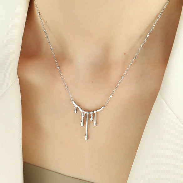 Wholesale 316L Stainless Steel Dropshaped Electroplated Simple Clavicle Necklace For Women