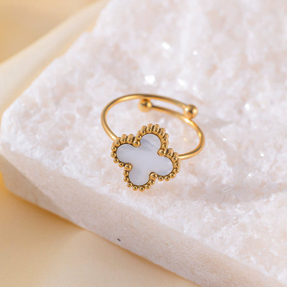 Wholesale Titanium Steel Electroplated Plants And Flowers Four Leaf Clover Five Leaf Petals Earrings Bracelet Necklace Set For Women