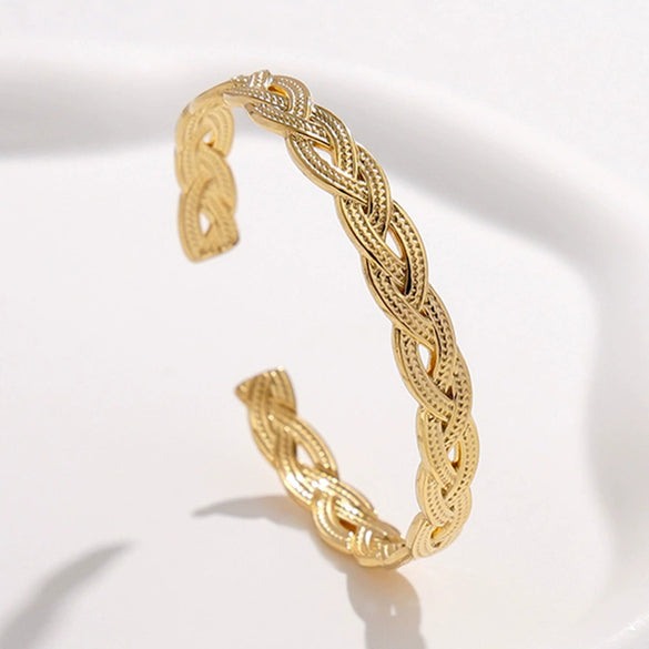 Wholesale Titanium Steel Exaggerated Open Adjustable Non Fading Female Bracelet With Geometric Style And Electroplating