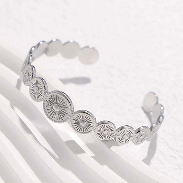 Wholesale Titanium Steel Exaggerated Open Adjustable Non Fading Female Bracelet With Geometric Style And Electroplating