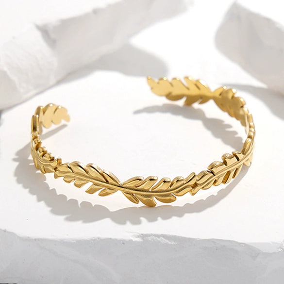 Wholesale Titanium Steel Exaggerated Open Adjustable Non Fading Female Bracelet With Geometric Style And Electroplating