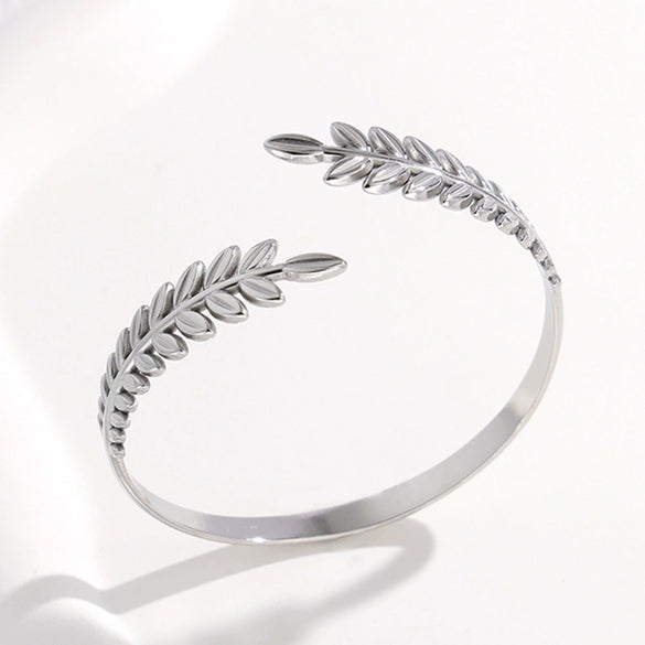Wholesale Titanium Steel Exaggerated Open Adjustable Non Fading Female Bracelet With Geometric Style And Electroplating
