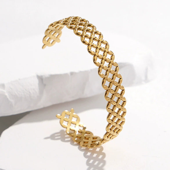 Wholesale Titanium Steel Exaggerated Open Adjustable Non Fading Female Bracelet With Geometric Style And Electroplating